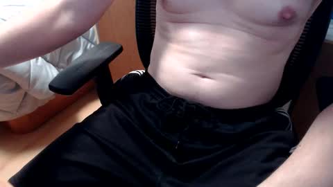 arlandria_ online show from April 27, 4:47 pm