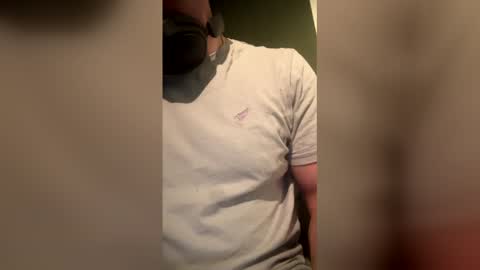 armandoueeal online show from March 30, 12:00 am