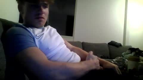 armandoueeal online show from February 12, 5:46 am