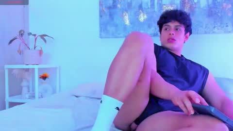 Snapshot of arminjones1 chatting on October 30, 10:49 am   online show from October 30, 10:49 am