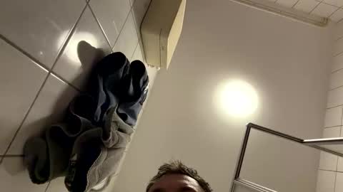 armyskater32 online show from April 28, 9:19 pm