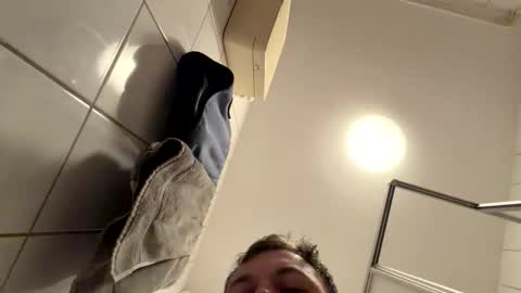 armyskater32 online show from April 25, 9:01 pm