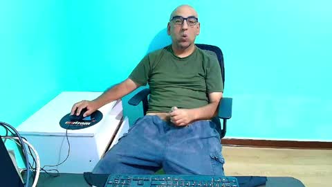 arnelux72 online show from April 28, 5:23 am