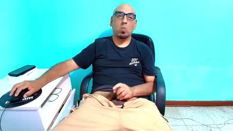 arnelux72 online show from January 14, 5:34 am