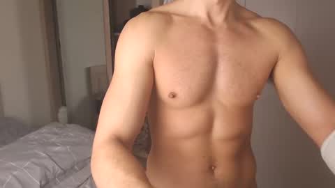 Snapshot of arniboysport chatting on January 13, 6:27 am Arni online show from January 13, 6:27 am
