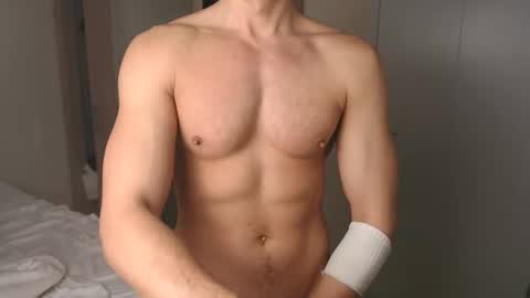 Snapshot of arniboysport chatting on December 30, 5:48 am Arni online show from December 30, 5:48 am