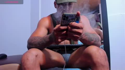 Snapshot of arnold_fit_hot98 chatting on December 27, 12:23 pm Arnold fit hot98 online show from December 27, 12:23 pm