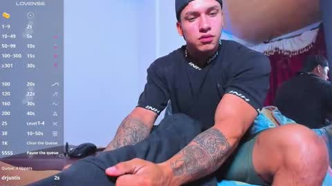 Snapshot of arnold_sexy_hot98 chatting on March 6, 6:16 pm arnold sexy hot98 online show from March 6, 6:16 pm