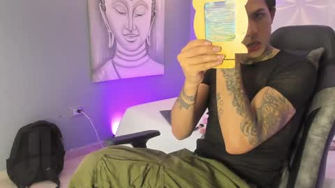 Arohom Lester online show from April 8, 1:42 pm