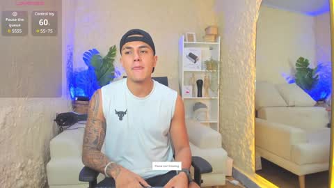 Snapshot of aron_bolt chatting on January 26, 12:58 am ARON BOLT online show from January 26, 12:58 am