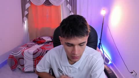 Aaron online show from April 29, 9:21 pm