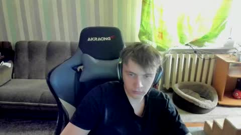 Snapshot of aron_neall chatting on October 9, 9:14 am biggest penis online show from October 9, 9:14 am