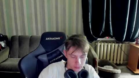 Snapshot of aron_neall chatting on October 16, 6:32 am biggest penis online show from October 16, 6:32 am