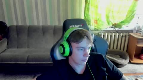 Snapshot of aron_neall chatting on October 7, 9:13 am biggest penis online show from October 7, 9:13 am