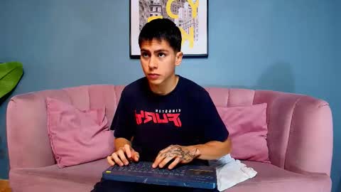 aron_pulse online show from February 25, 2:18 pm