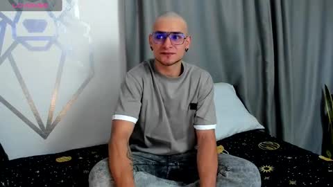 Aron Santoro online show from December 24, 11:33 pm