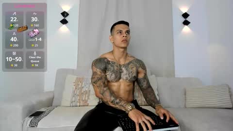 Snapshot of arondark chatting on October 13, 12:38 am DarkMaster online show from October 13, 12:38 am