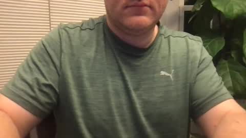 Snapshot of aroney87 chatting on February 26, 5:42 am Aaron online show from February 26, 5:42 am