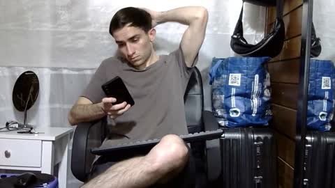 Aron G Franco online show from December 3, 8:15 pm