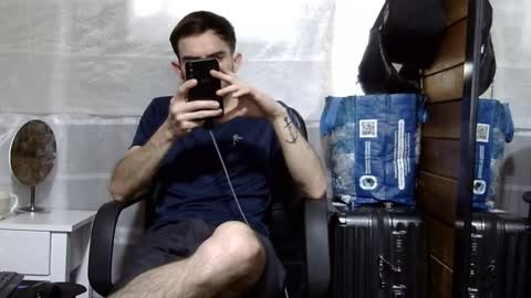 Aron G Franco online show from November 12, 3:51 pm