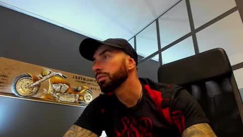 Snapshot of arongrant chatting on October 27, 10:39 am AronGrant online show from October 27, 10:39 am