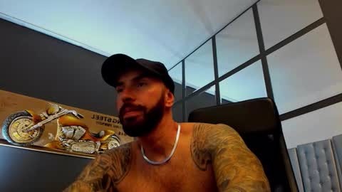 Snapshot of arongrant chatting on September 15, 12:06 pm AronGrant online show from September 15, 12:06 pm