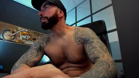 Snapshot of arongrant chatting on February 13, 10:02 am AronGrant online show from February 13, 10:02 am