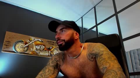 Snapshot of arongrant chatting on September 12, 10:26 am AronGrant online show from September 12, 10:26 am