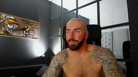 Snapshot of arongrant chatting on October 18, 11:15 am AronGrant online show from October 18, 11:15 am