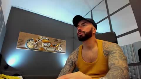 Snapshot of arongrant chatting on January 26, 8:57 am AronGrant online show from January 26, 8:57 am