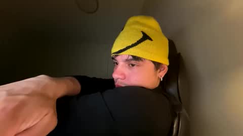 aronlx online show from April 23, 2:38 am