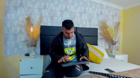 AronOlsen online show from March 8, 12:31 pm