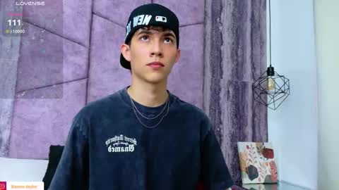 Arontawers online show from May 13, 9:34 pm