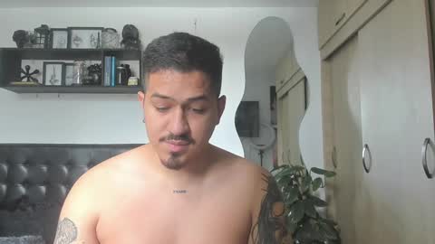 Snapshot of aronwilliams69 chatting on October 7, 6:12 pm ARON Independent model online show from October 7, 6:12 pm