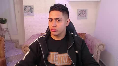 Aron online show from December 23, 3:04 am