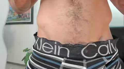 Snapshot of aroon_connor chatting on December 11, 11:00 pm online show from December 11, 11:00 pm