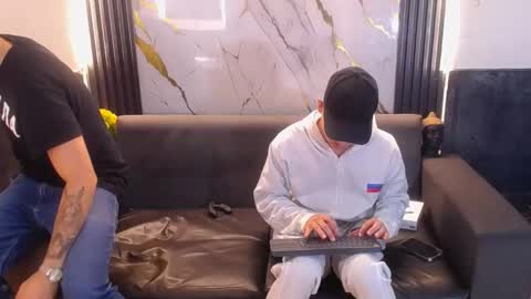 Aroon   online show from April 16, 4:12 am