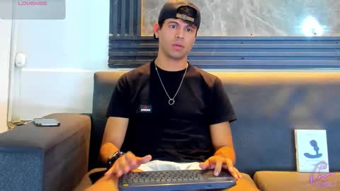 Aroon   online show from January 16, 11:40 pm