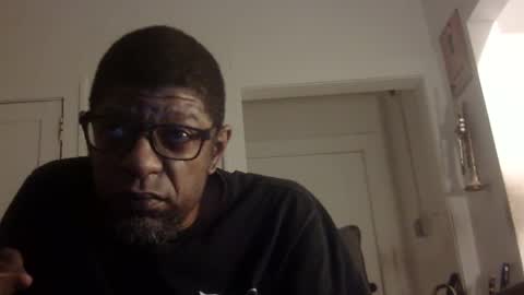 Snapshot of arteblazze chatting on October 4, 11:31 pm Arteblazze not daddy boy bitch or nigga online show from October 4, 11:31 pm