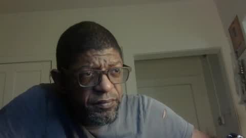 Snapshot of arteblazze chatting on September 25, 11:02 pm Arteblazze not daddy boy bitch or nigga online show from September 25, 11:02 pm