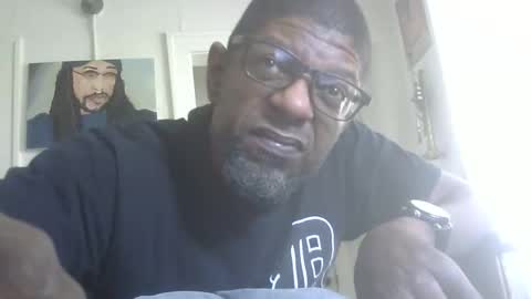 Snapshot of arteblazze chatting on October 10, 9:39 pm Arteblazze not daddy boy bitch or nigga online show from October 10, 9:39 pm