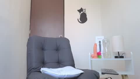 Snapshot of arteemiis chatting on October 22, 12:09 pm online show from October 22, 12:09 pm