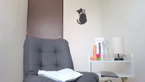 Snapshot of arteemiis chatting on October 17, 2:54 pm online show from October 17, 2:54 pm