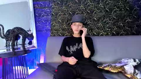 Snapshot of arthurcox_ chatting on October 17, 5:50 pm arthurcox_ online show from October 17, 5:50 pm