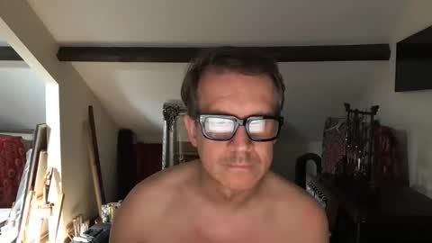 artisterotic online show from May 6, 8:37 am