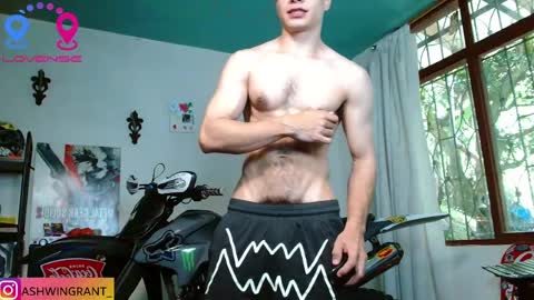 ash_wingrant online show from May 14, 6:06 pm