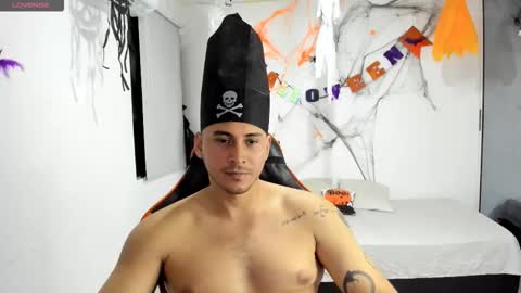 Snapshot of ashlan_king chatting on October 17, 2:37 am ashlan_king online show from October 17, 2:37 am