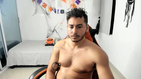 Snapshot of ashlan_king chatting on October 31, 3:08 am ashlan_king online show from October 31, 3:08 am