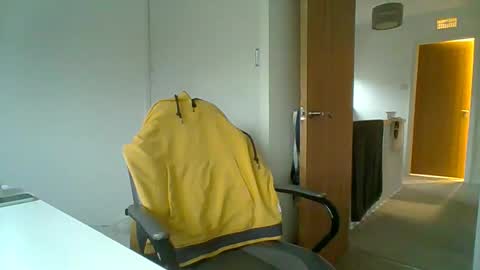 Snapshot of ashleyswim80 chatting on January 31, 8:01 am Ashleyswim80 online show from January 31, 8:01 am
