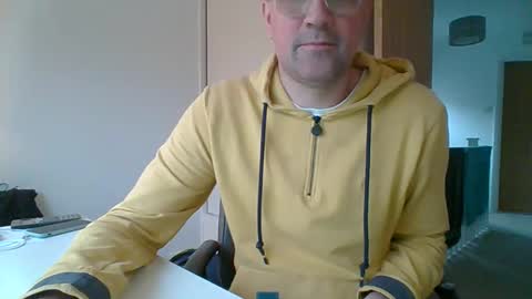 Snapshot of ashleyswim80 chatting on February 7, 8:11 am Ashleyswim80 online show from February 7, 8:11 am